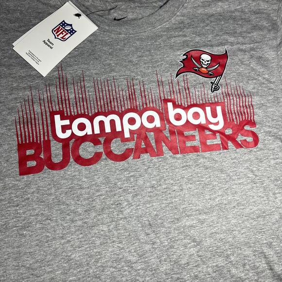NWT NFL Nike Tampa Bay Buccaneers Men’s Large T-Shirt The Nike Tee Sports Gray - Picture 2 of 7